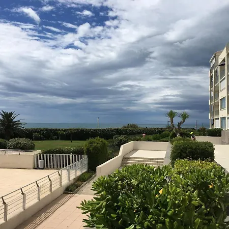 Spacieux Au Cap D'agde 120 M² Avec Piscine Partagee Агд