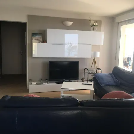 Spacieux Au Cap D'agde 120 M² Avec Piscine Partagee Агд
